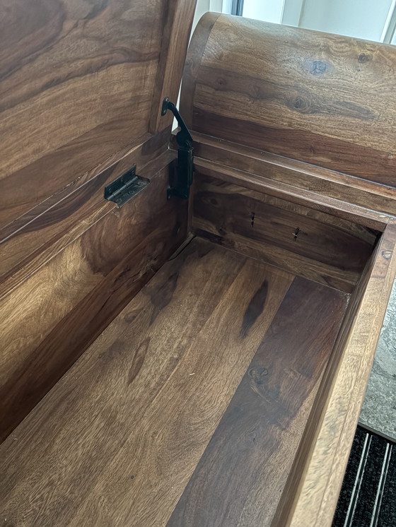 Image 1 of Banco de almacenaje de madera maciza de sheesham – Banco arcón de 2 plazas