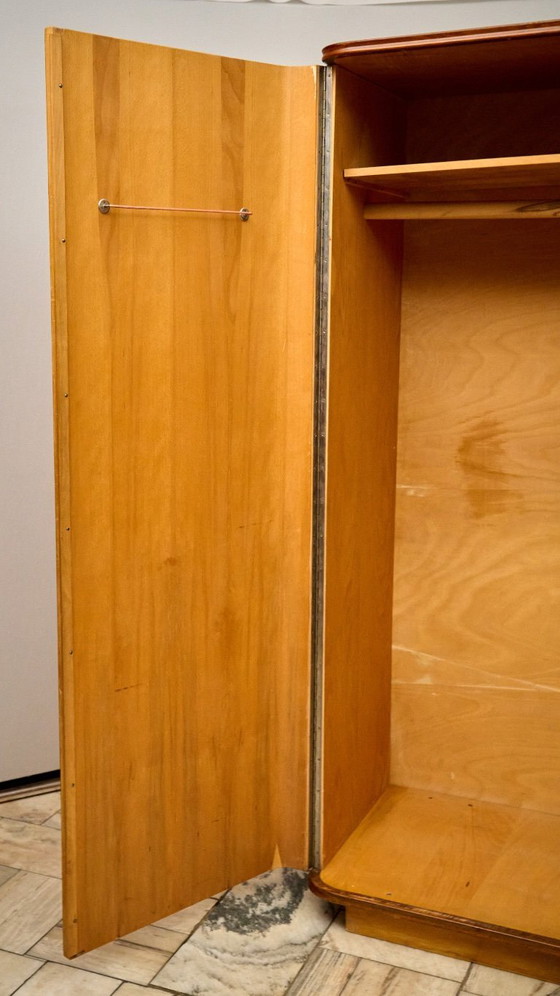Image 1 of Art Deco kledingkast van Jindrich Halabala voor UP Závody
