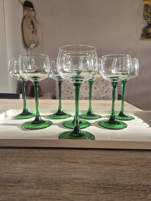 Set mit 8 Luminarc Vintage-Weingläsern mit grünen Stielen – glazen karaffen, Glass (photo 2 of 15)