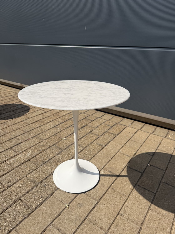 Image 1 of Knoll Tulip side table in Carrara Satin matte marble in NEW CONDITION!! Eero Saarinen