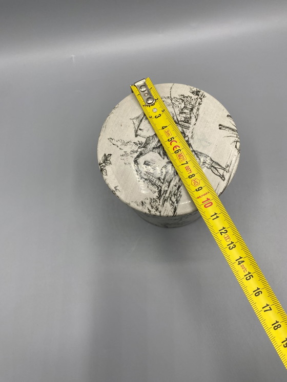 Cylindrical Tin Box, Toile de Jouy Design, Pastoral Scenes – Decorative Objects, Iron (photo 4 of 5)