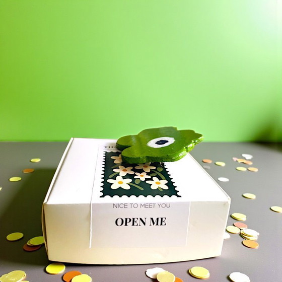 Image 1 of Broche flor verde woden estilo Marimekko hecho a mano