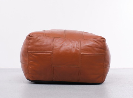 Vintage De Sede Cognac Leather Pouf 1970s – Footstools & poufs (photo 5 of 6)