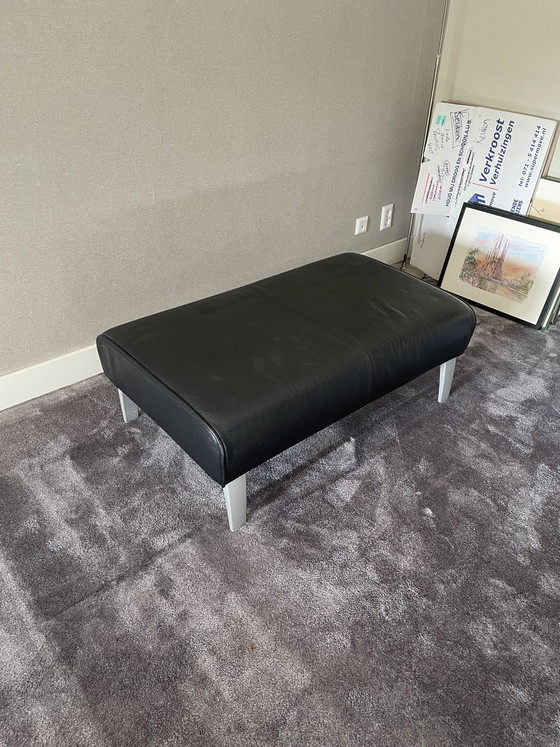 Image 1 of Canapé et pouf en cuir noir, marque Rolf Benz