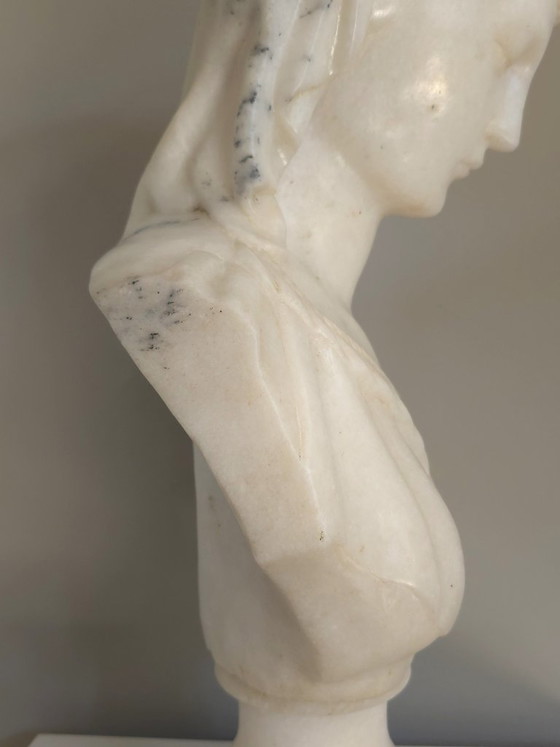 Imponente Busto de Mármol "Angelica Maria" – Luciano (56 cm) – Esculturas, Marble (photo 14 of 15)