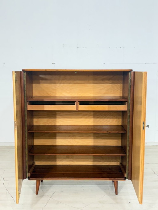 Zeer mooie linnenkast/meubel/wastafel/vintage hoge kast uit het midden van de vorige eeuw.