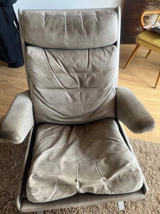 Sillón COR Swing de cuero con reposapiés – Sillones, Leather (photo 3 of 6)