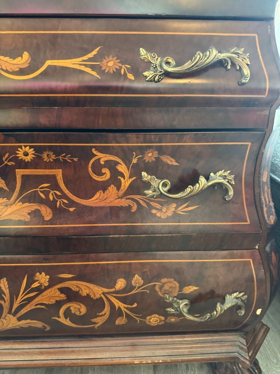Image 1 of Nederlands schrijfbureau met bloemenmarqueterie