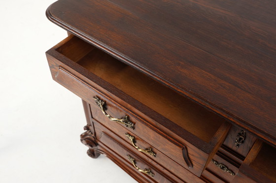 Image 1 of Cómoda antigua francesa de roble tallado