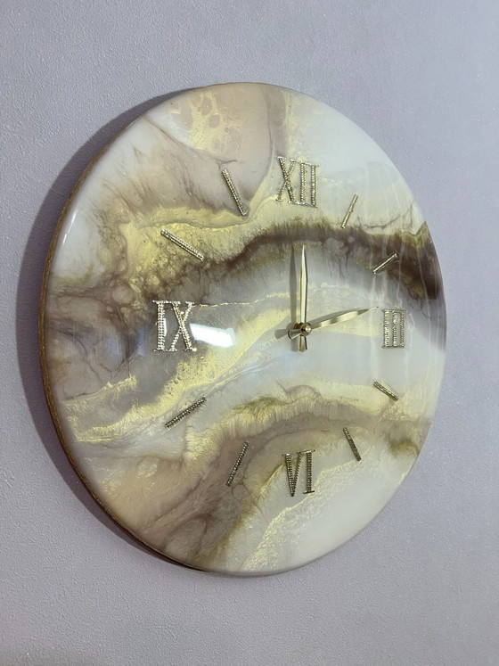 Image 1 of Horloge murale moderne en résine époxy