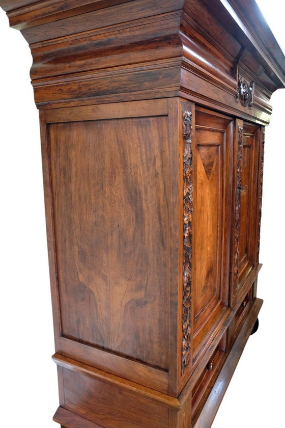 Image 1 of Mobile a viticcio in prezioso palissandro, 1700 circa.