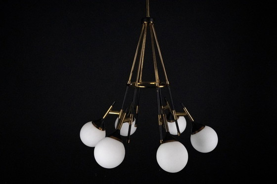 Image 1 of Rara lámpara Stilnovo de los años 50 con globos de cristal opalino. Italia