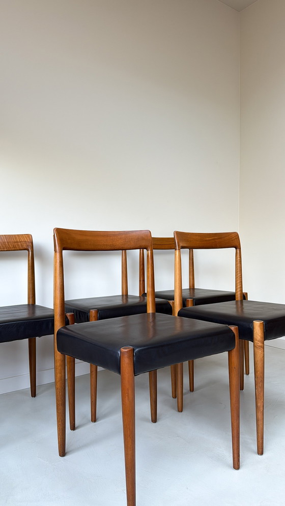 Image 1 of Fünf antike Lübke-Esszimmerstühle aus Holz mit Kunstledersitzen