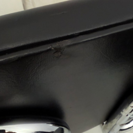 Image 1 of Sei sedie da pranzo a sbalzo in similpelle e metallo cromato in stile Bauhaus, anni '70