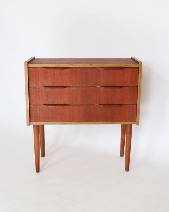 Image 1 of Vintage kleine Deense ladekast teak