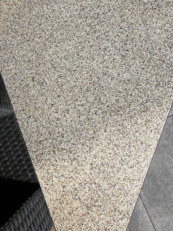 Image 1 of Table. Unica.