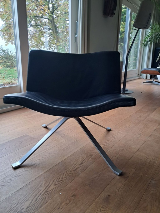 2 Tonon schwarze Leder-Drehsessel
