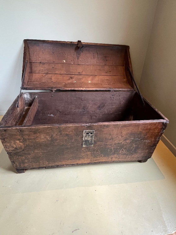 Image 1 of Cofre barroco antiguo - siglo XVIII