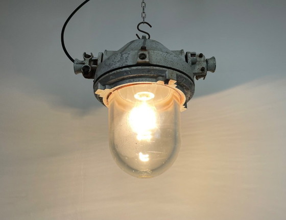 Image 1 of Lampe industrielle grise en fonte d'aluminium antidéflagrante, années 1970