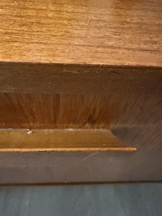 Image 1 of Mobiletto a ribalta su gambe di metà secolo