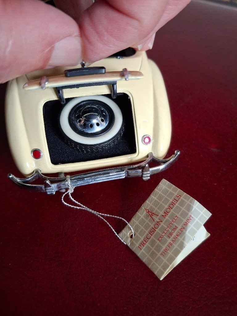 Franklin Mint Cord 812 Phaeton coupe 1937 1/24 | €59 | Whoppah