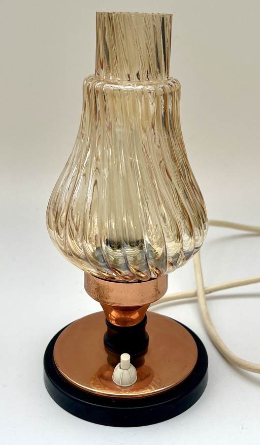 Vintage Tischlampe mit Rauchglas – Kupfer & Bakelit – ca. 1960er/70e