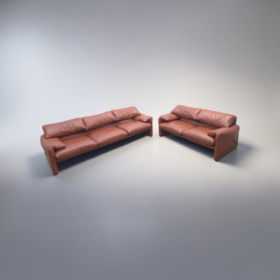 Image 1 of Set da suite Cassina Maralunga con divano di design in pelle.