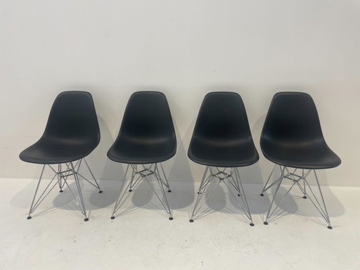 4 Vitra noir
