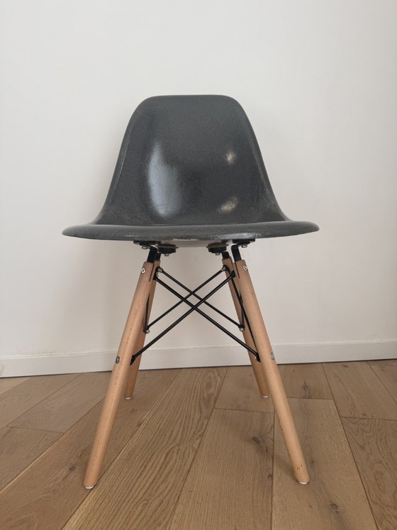Dowel DSW Base for Eames Fiberglass Chair compatible with Herman Miller and Vitra – Dining chairs, Wood (photo 4 of 5)