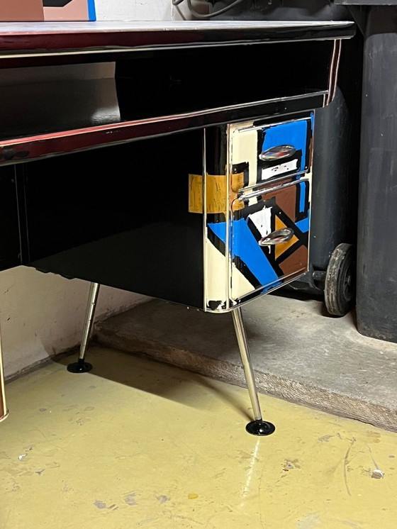 Image 1 of Escritorio Bauhaus original de la década de 1950 con 2 pinturas acrílicas a juego.