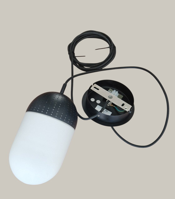 Image 1 of Große Pendelleuchte DOT – Skandinavisches Design von Rikke Frost – Hersteller: Woud