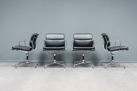 Image 1 of Chaises Eames EA208 Softpad, 15x