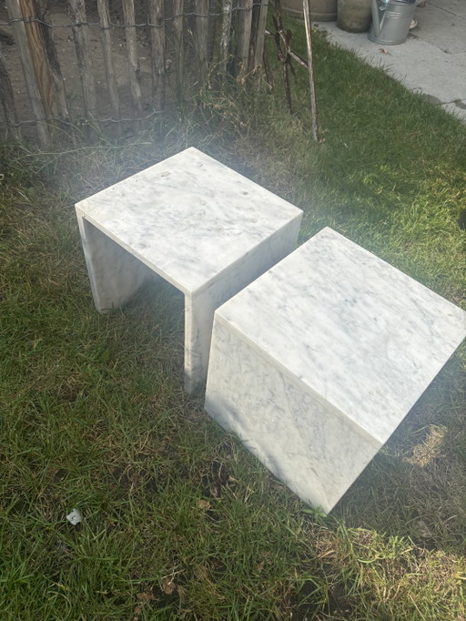 Set di 2 tavolini laterali a forma di U in marmo, design a cubo, marmo bianco
