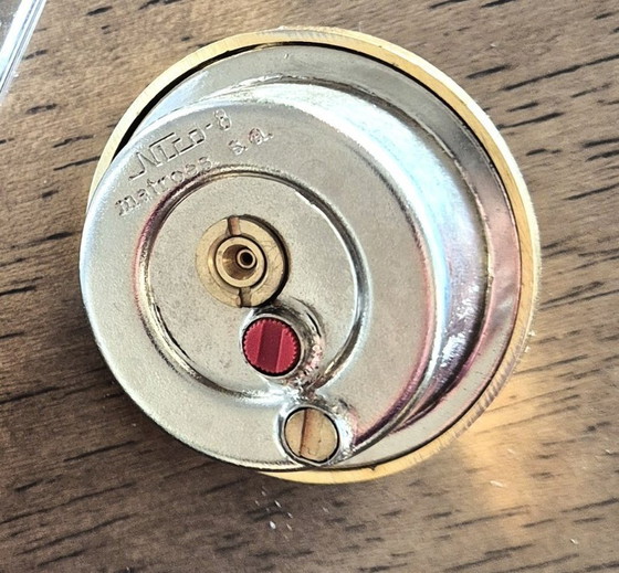 Image 1 of Accendino da tavolo vintage con base in plexiglass degli anni '70 - con gas