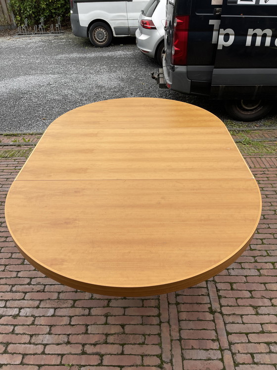 Image 1 of Mesa de diseño Arco extensible.