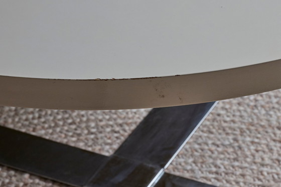 Image 1 of Table basse futuriste - structure en acier inoxydable