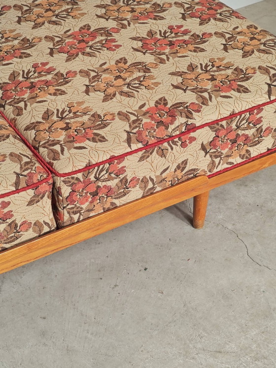 Folding sofa bed Canapé banquette Interier Praha 1960 floral pattern fabric – 3-5 seaters, Wood, Scandinavian (photo 5 of 30)