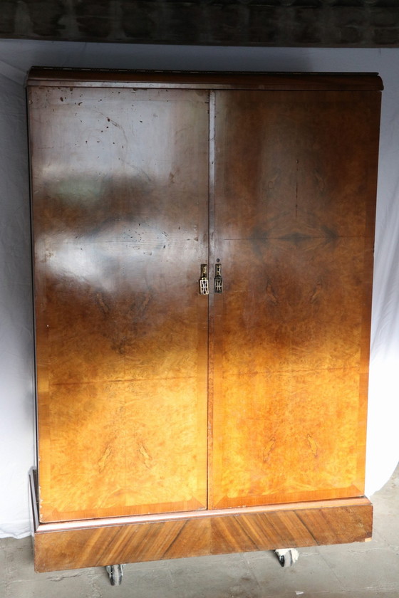 Image 1 of Art Deco Compactum Ltd Herren-Garderobe in Nussbaum