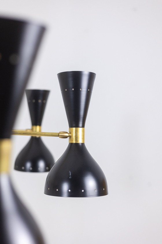 Diabolo kroonluchter met 12 lampen in zwart gelakt metaal. Hedendaags. – Metal, Brass (photo 4 of 11)