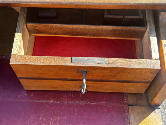 Image 1 of Antieke secretaire met klapdeur van notenhout - periode Lodewijk Philippe