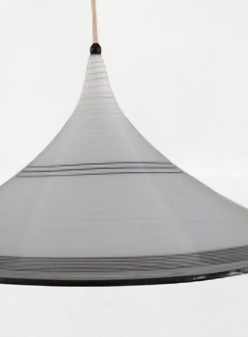 Lampada a sospensione Meblo a forma di cappello da strega Harvey Guzzini