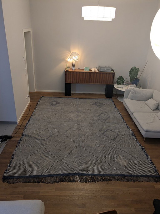 Squisito tappeto Zanafi in lana annodato a mano, proveniente dal Marocco, blu/crema, 280*370 cm.