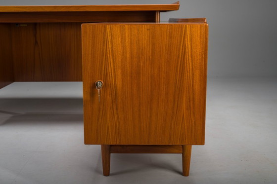 Image 1 of  Chefschreibtisch Modell 209 aus Teakholz von Arne Vodder für Sibast, 1955