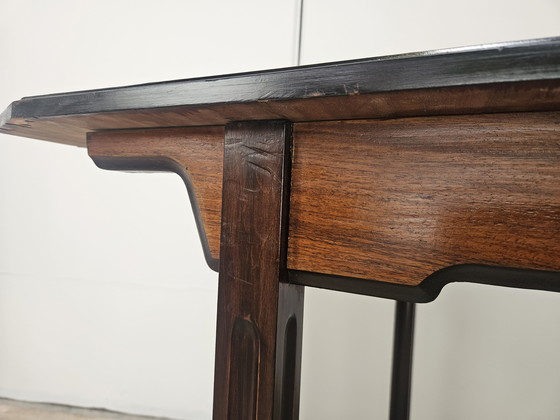 Image 1 of Table de salle à manger à rallonge en noyer des années 70