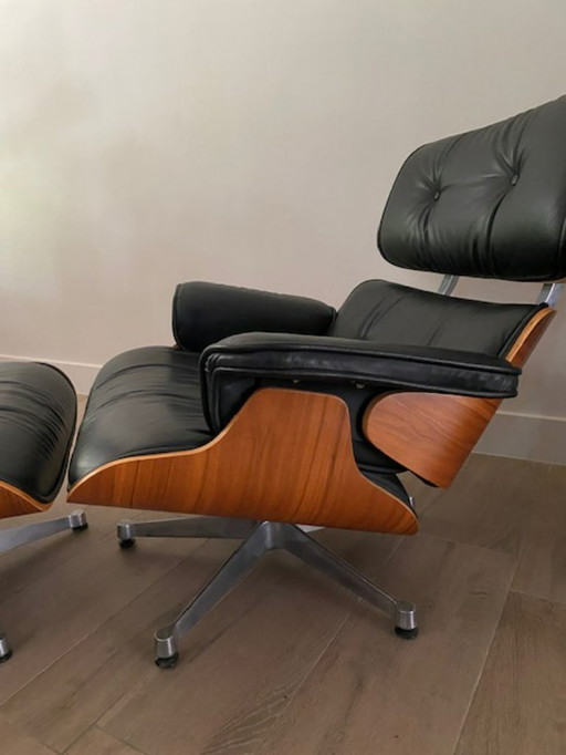 Chaise longue et pouf Eames (réplique)