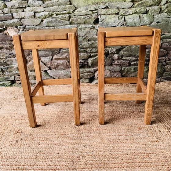 Pair of vintage Hongisto Stools by Ilmari Tapiovaara – Wood (photo 6 of 13)