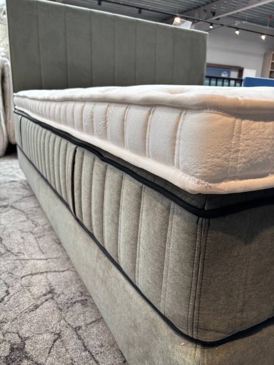 Image 1 of Serta Vogue boxspring Brad 180 x 210 cm.