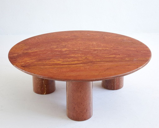 Il Colonnato" salontafel in rood travertijnmarmer van Mario Bellini, Ed. Cassina 1970
