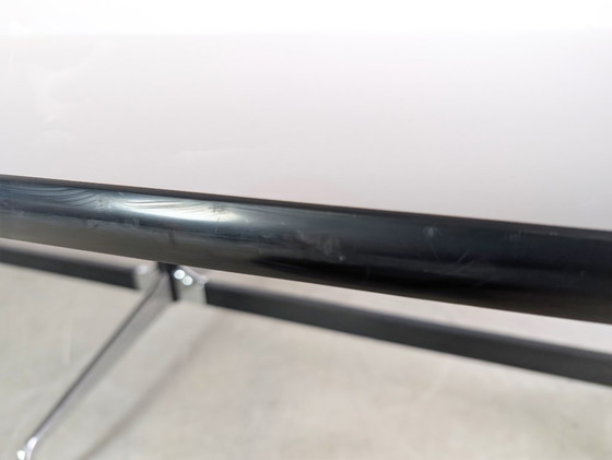 Image 1 of Mesa de conferencias Vitra, mesa segmentada, mesa de comedor Charles & Ray Eames