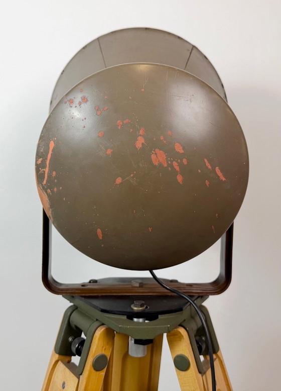 Large Industrial Factory Tesla Spotlight on Wooden Tripod, 1950s, Floor lights, Metal, Brown, Vintage (photo 11 of 15)